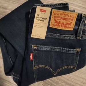 NWT | Levi's High Rise Skinny Jeans | Size: 27W x 28L